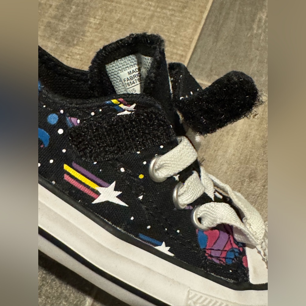 Converse Black Kids Space Print Low Top Sneakers with White Toe. SIZE 4 - Picture 3 of 8